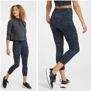 SPANX Cropped Lamn Leggings Black Camo